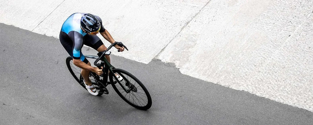 Schnellere Wechsel, bessere Kraftübertragung und Vorteile beim Laufen: Der neue Cádomotus-Triathlonschuh “Chronos” lässt dich fliegen